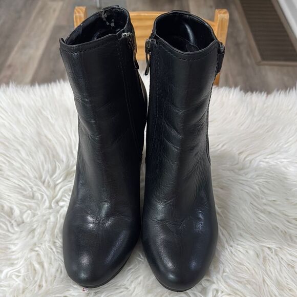 LOFT Leather Black Ankle Booties with Sleek Silhouette Size 8.5 - Picture 1 of 14